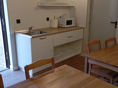 Zona común Mueble y mesas de la zona común