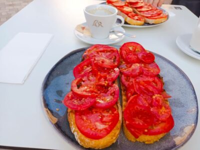 Tostada de la casa Pan, tomate y aceite